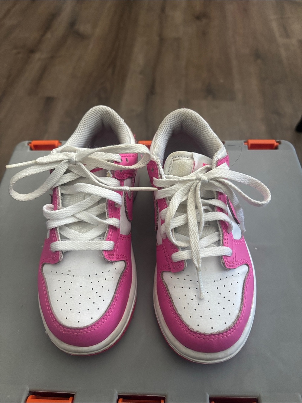 Kids Nike Dunk Low-Top Sneakers in White and Hot Pink